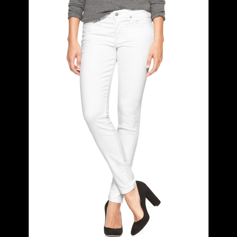 Gap White Denim Mid Rise 5 ⭐️ 1 Left